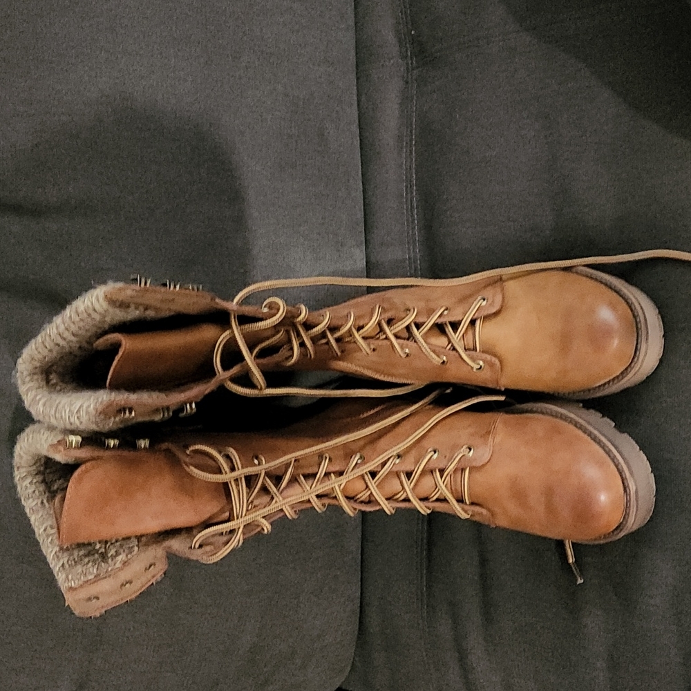 Casual boots